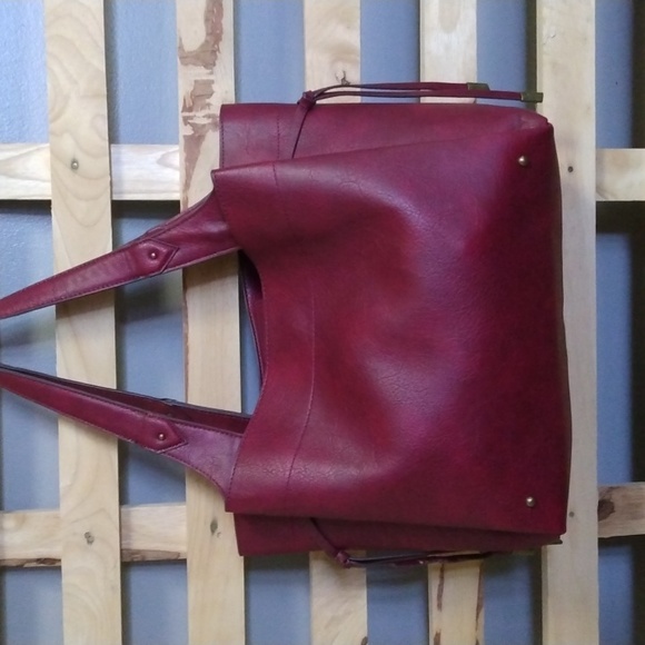 unbranded Boutique Handbags - Beautiful Deep Red/Maroon shoulder bag with lots of storage NWOT